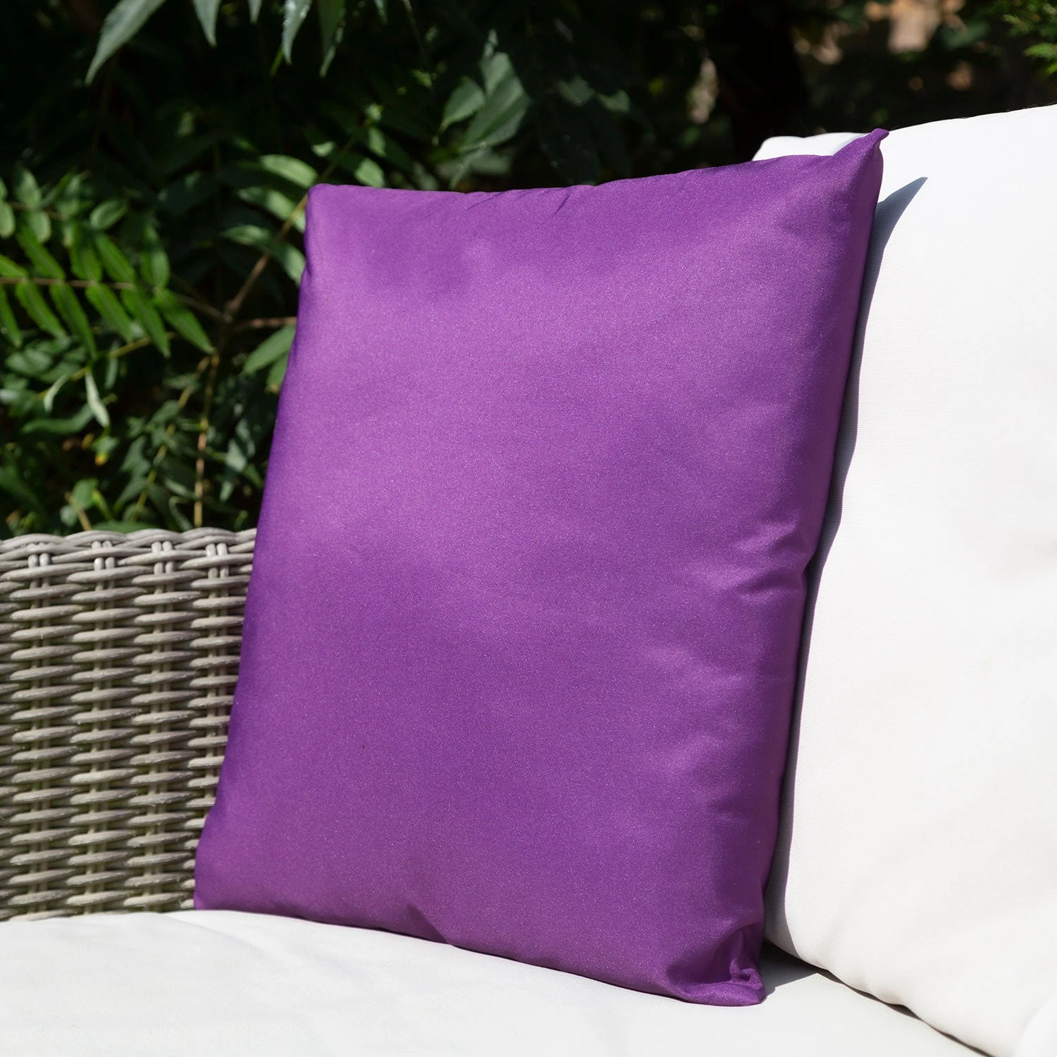 Showerproof Plum Outdoor Scatter Cushion (Pack Of 2) 1 Showerproof Plum Outdoor Scatter Cushion (Pack Of 2)
