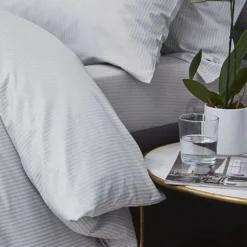 Julian Charles -Julian Charles 36570 300TC SATIN STRIPE FITTED SHEET WHITE IMAGE 2 5980794f fbd3 4f86 9de5 46371756d01b