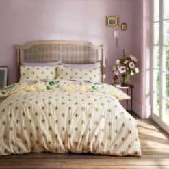 Bridgerton By Catherine Lansfield Wisteria Bouquet Yellow Duvet Set -Julian Charles 57623 WISTERIA BOUQUET DUVET SET IMAGE 2
