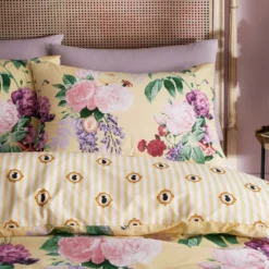 Bridgerton By Catherine Lansfield Wisteria Bouquet Yellow Duvet Set -Julian Charles 57623 WISTERIA BOUQUET DUVET SET IMAGE 3