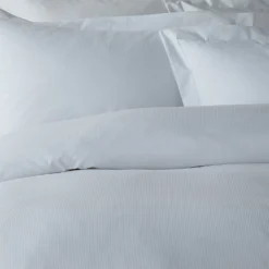 Luxe & Wilde Beaumont Hotel White 100% Cotton Duvet Set -Julian Charles Beaumont Cameo2