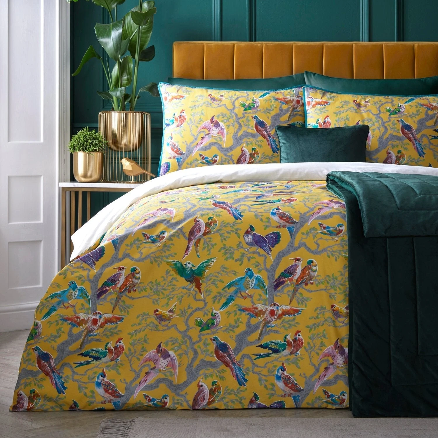 Laurence Llewelyn-Bowen Birdity Absurdity Yellow 200 Thread Count 100% Cotton Duvet Set 1 Laurence Llewelyn-Bowen Birdity Absurdity Yellow 200 Thread Count 100% Cotton Duvet Set