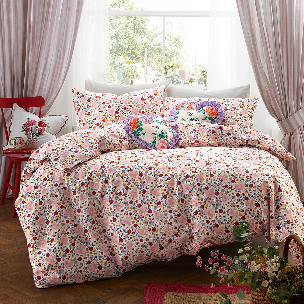 Cath Kidston Floral Heart Frill Pink 100% Cotton Duvet Set 1 Cath Kidston Floral Heart Frill Pink 100% Cotton Duvet Set