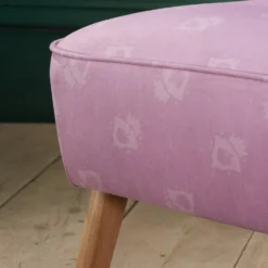 Disney Snow White Accent Chair -Julian Charles DIS SNOACCH SnowWhiteAccentChair RS FE5 Square