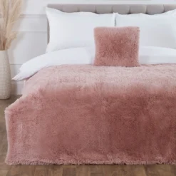 Chelsea Blush Cuddle Throw (130cm X 180cm)