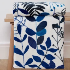 Coastal Blue Leaf Printed Fleece Throw (130cm X 150cm)