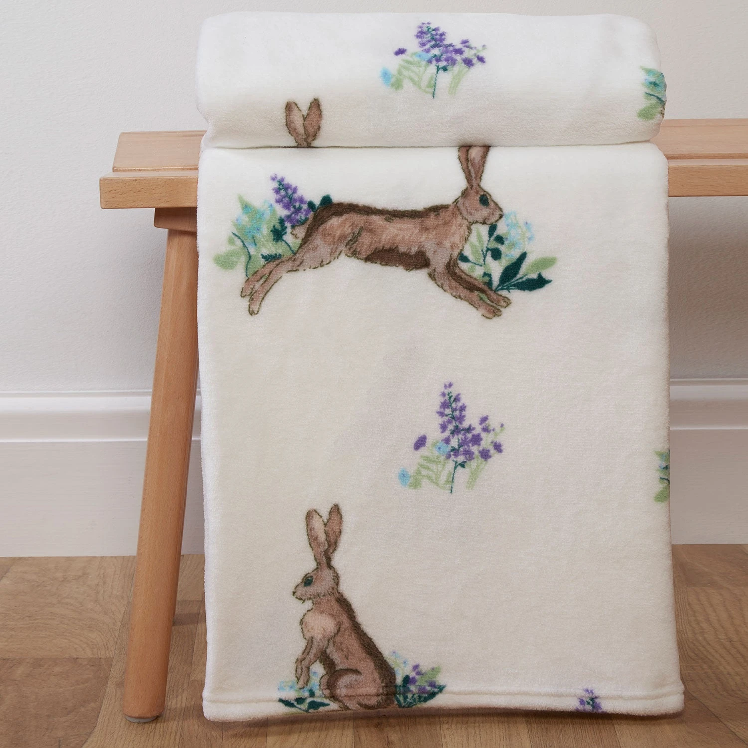 Hare Natural Printed Fleece Throw (130cm X 150cm) 1 Hare Natural Printed Fleece Throw (130cm X 150cm)
