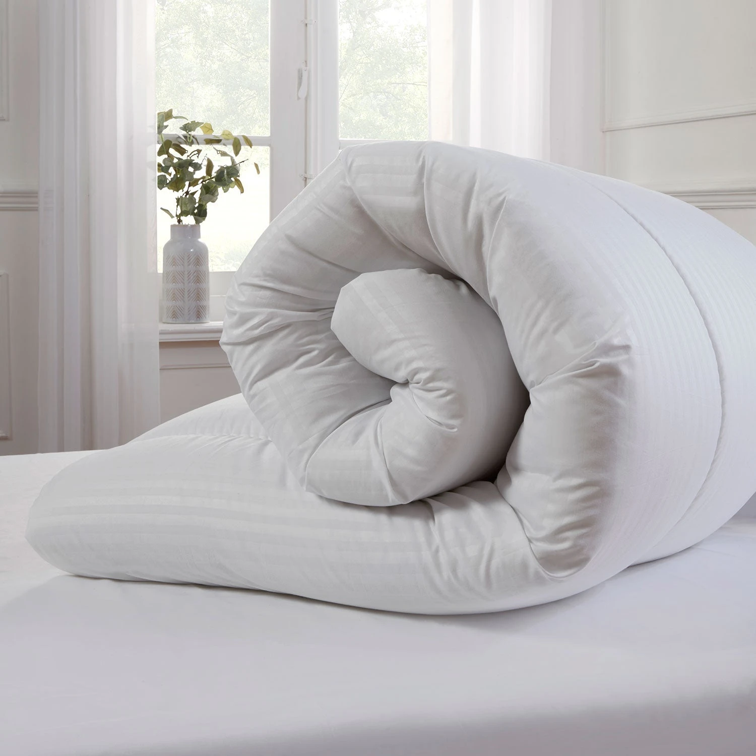 Hotel Collection Comfort 15 Tog Duvet 2 Hotel Collection Comfort 15 Tog Duvet - Image 2