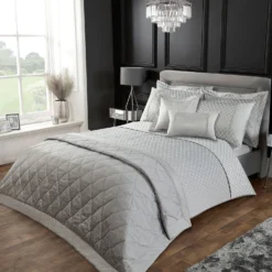Othello Silver Luxury Quilted Jacquard Throw (160cm X 240cm)