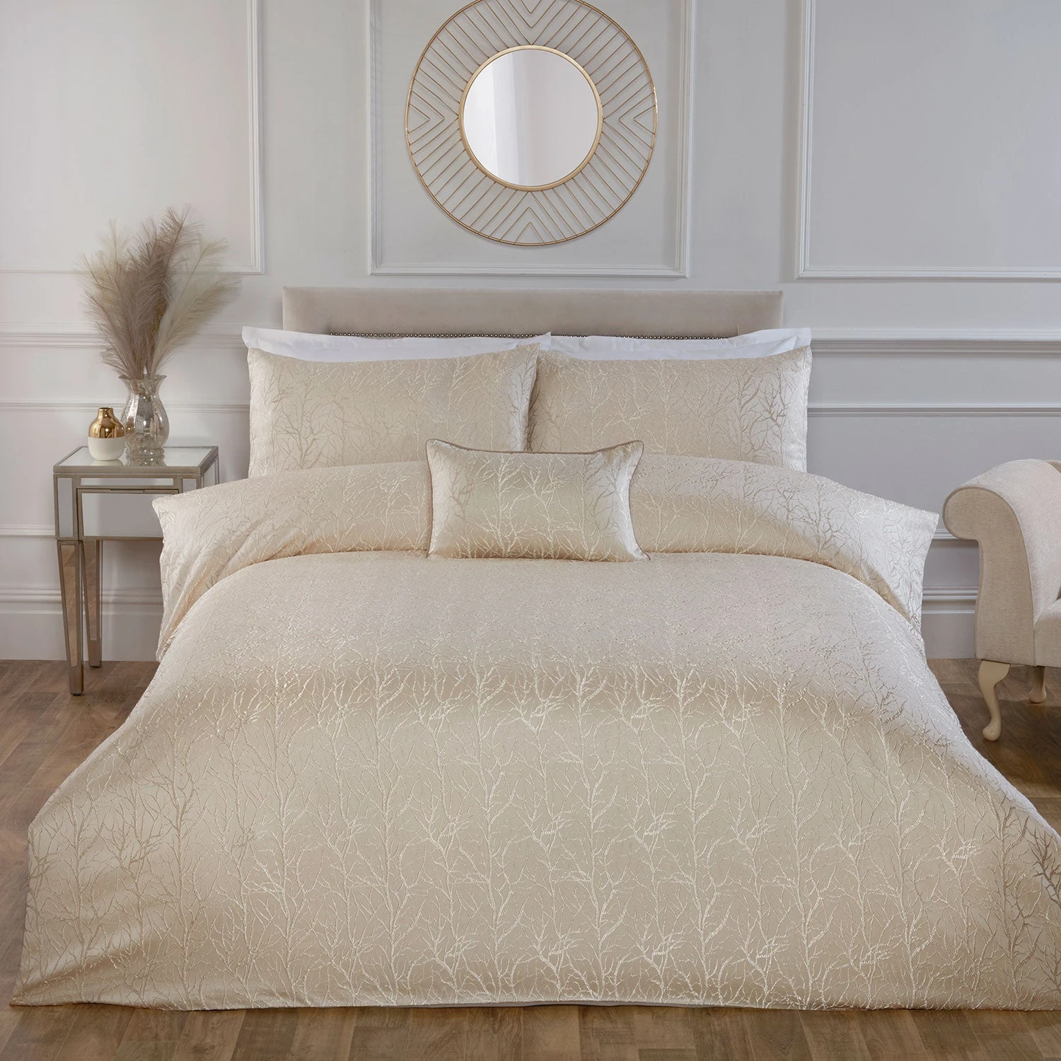 Tia Ivory Shimmer Luxury Jacquard Duvet Set 1 Tia Ivory Shimmer Luxury Jacquard Duvet Set