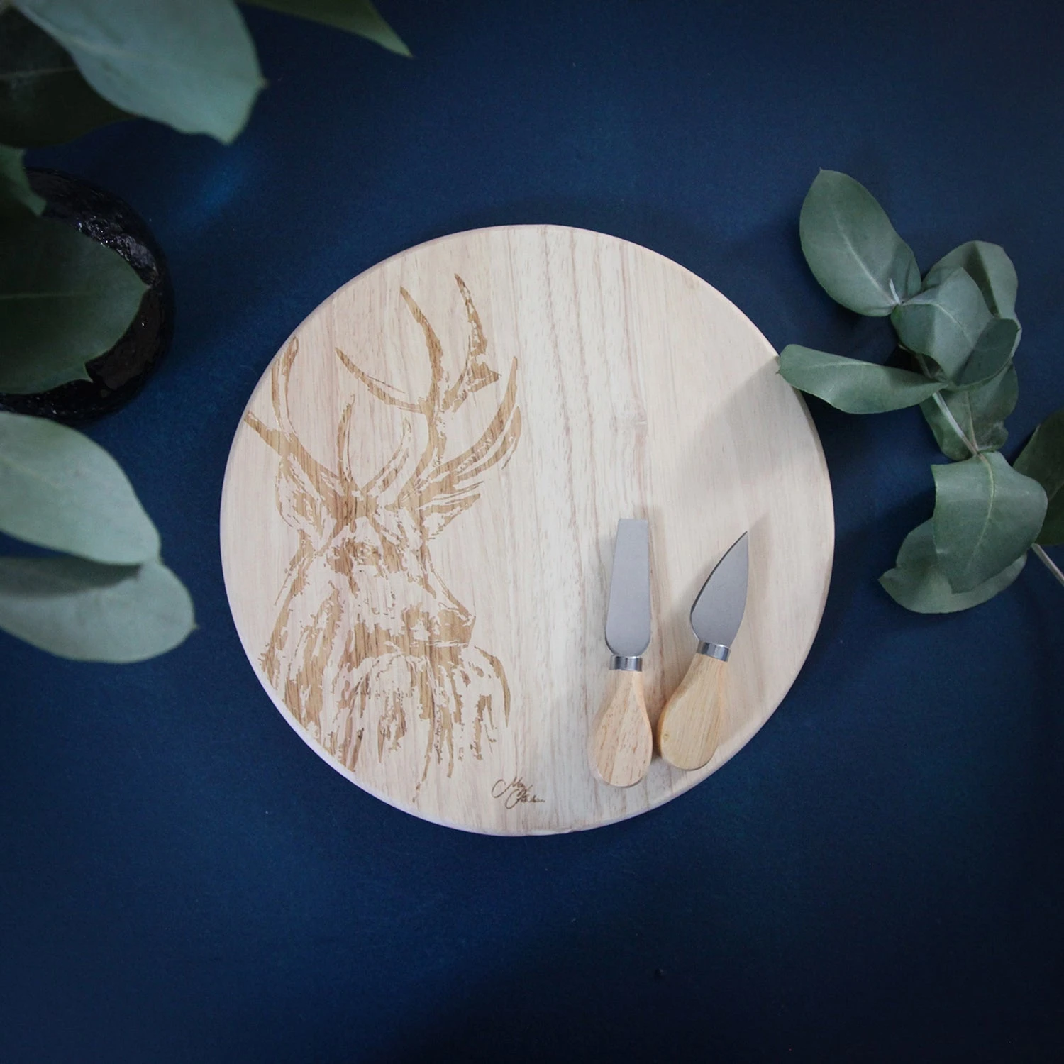 Meg Hawkins Stag Round Cheese Board And Knife Set 2 Meg Hawkins Stag Round Cheese Board And Knife Set - Image 2