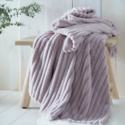 Morritz Mauve Faux Fur Throw (130cm X 180cm)