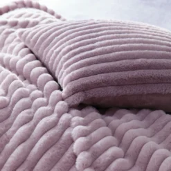 Morritz Mauve Faux Fur Throw (130cm X 180cm) -Julian Charles Morritz Throw Mauve 04