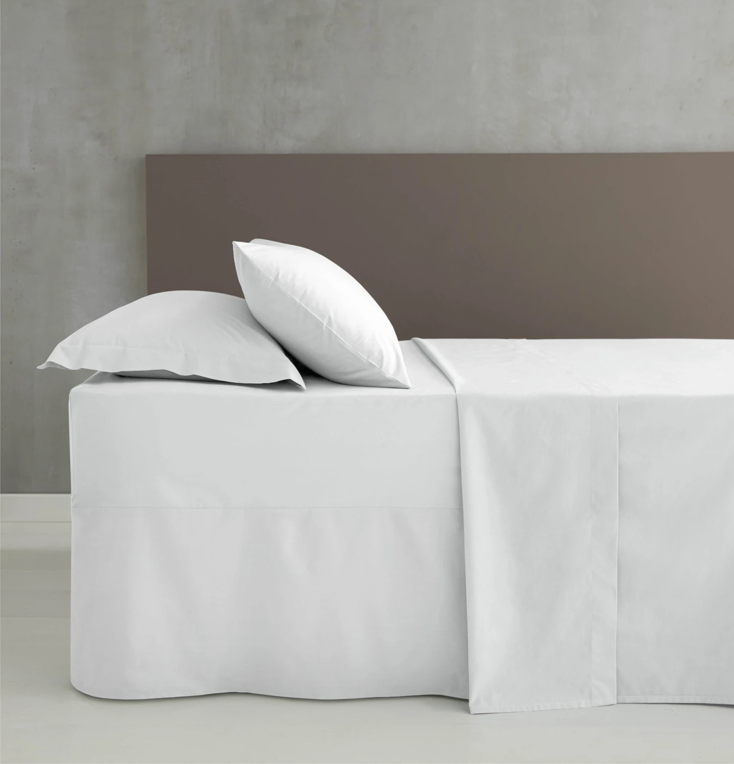 Catherine Lansfield White Easy Iron Percale Flat Sheet 2 Catherine Lansfield White Easy Iron Percale Flat Sheet - Image 2