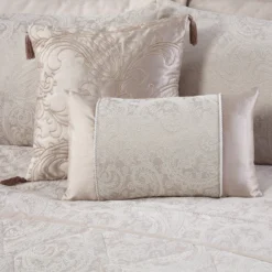 Paisley Natural Luxury Cotton Rich Jacquard Duvet Cover -Julian Charles jc paisley natural cu2 34bdfd92 4a64 4c94 80f9 8ee8dddf1e57