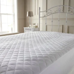 Anti-Allergy Quilted Mattress Protector -Julian Charles luxury quilted mattress protector 2 52cc8d21 fb51 4d1f 8ffe 07ea5c2609a7