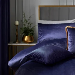 Laurence Llewelyn-Bowen Montrose Navy Velvet Duvet Set -Julian Charles montrose duvet navy 4