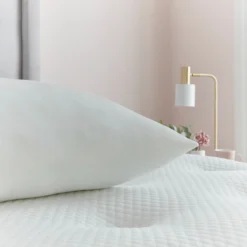 Silentnight Squishy Hypoallergenic Pillow - Soft Support -Julian Charles squishy 061423 5